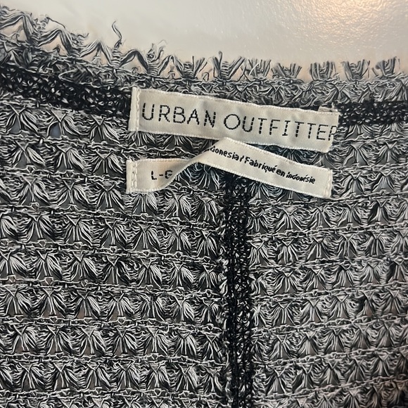 Urban Outfitters Logan Slouchy V-Neck Top Size L - Picture 3 of 4